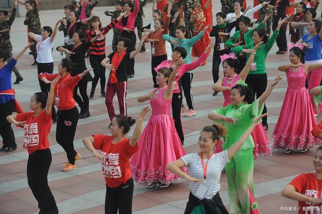 Read more about the article 经常跳广场舞有什么好处