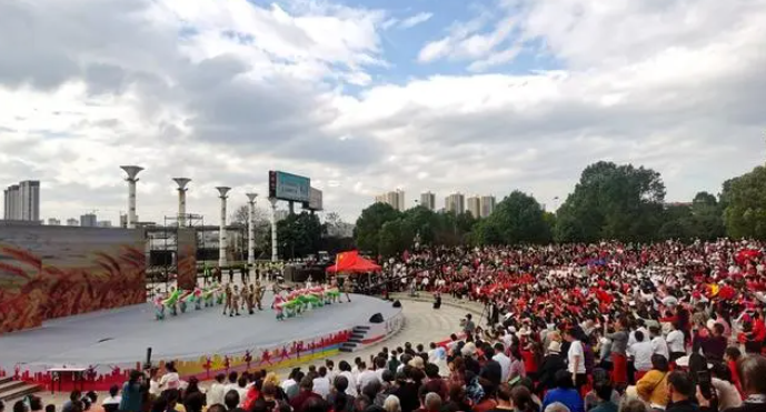 Read more about the article 百姓大舞台跳出“滩”上新风采 永州市冷水滩区2023年广场舞比赛收官
